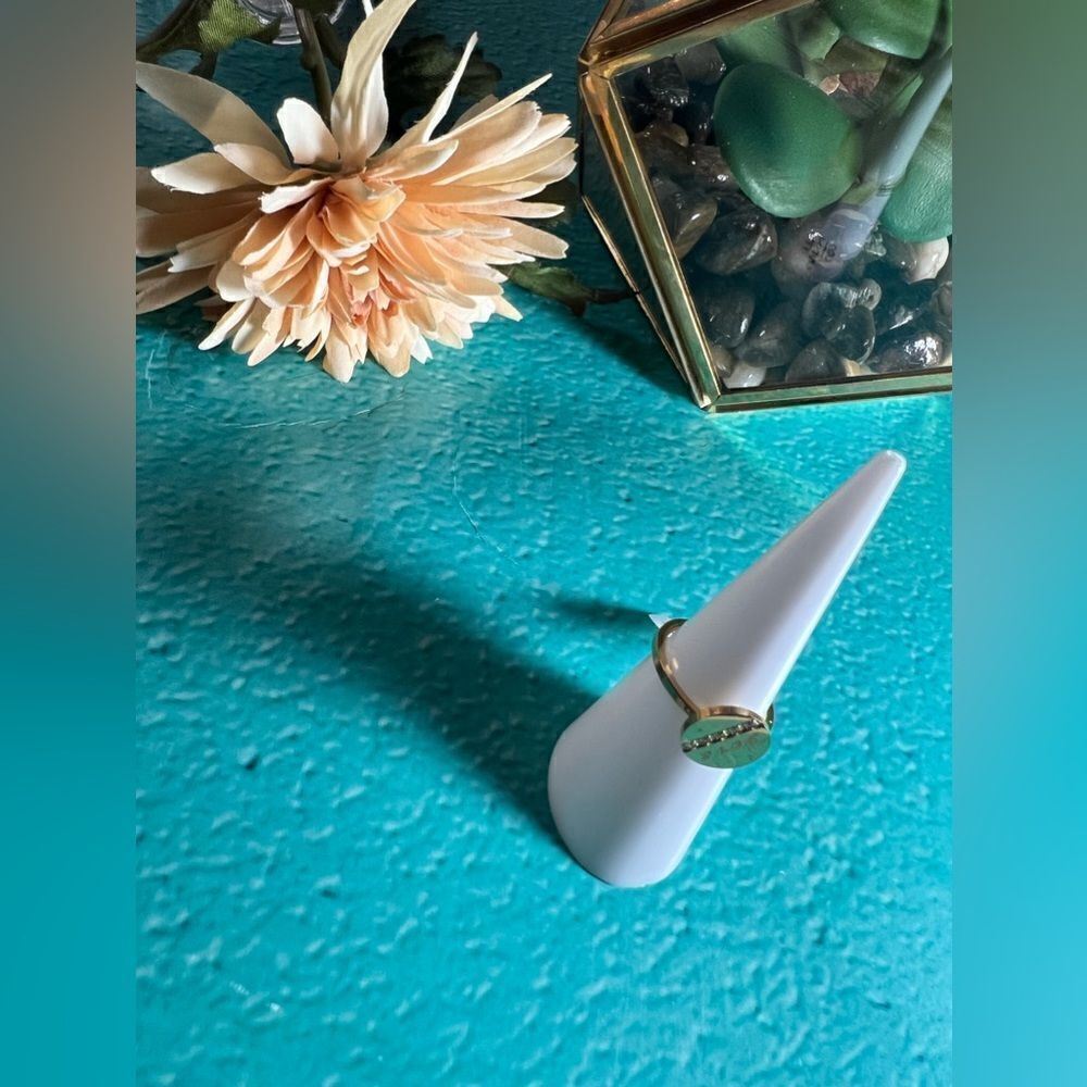 Women’s ring 